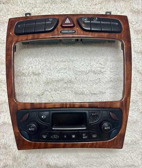 Mercedes W203 panel nawiewu,  ramka, radio 2 DIN, nawigacja