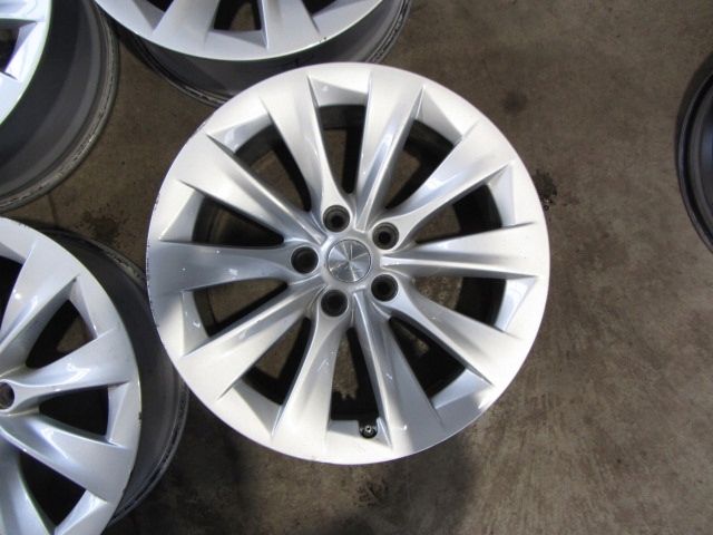 Felgi aluminiowe tesla 5x120 et40 8x19j