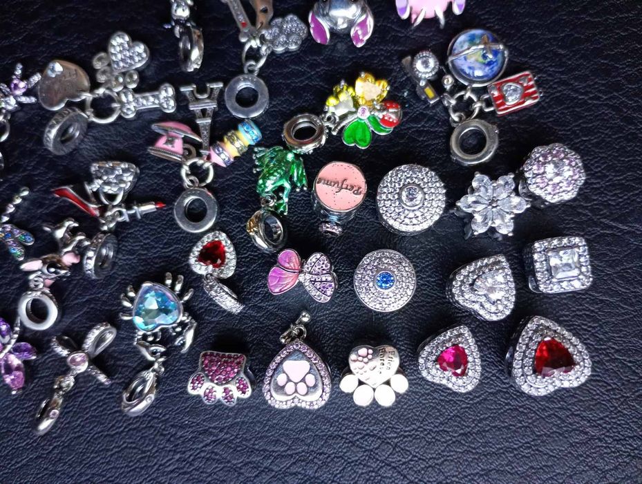 Шарми срібні 925, Пандора по 300 грн.