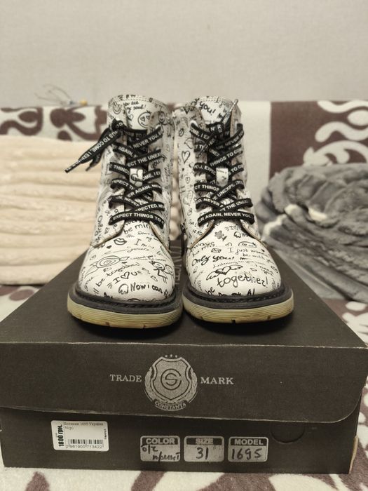 Продам дитяче взуття в чудовому стані