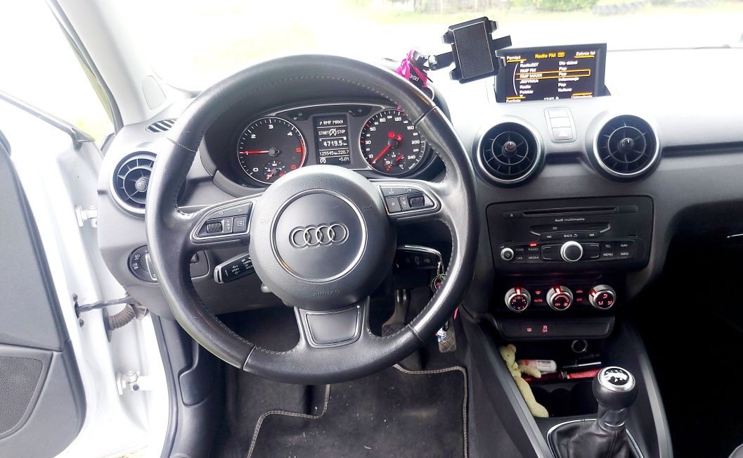 Audi A1 1.6 TDI 130 KM 5 drzwi po serwisie