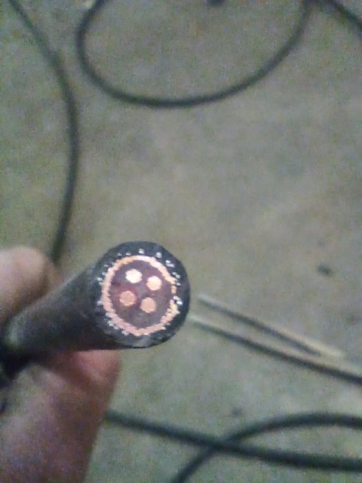 Кабель броньований