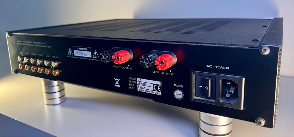 Wzmacniacz zintegrowany MOON i-5 Silver + opcja zestawu z MOON 390.
