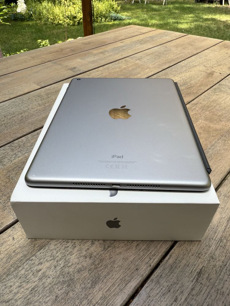 Tablet Ipad  apple  6 generacji 32gb wifi ( wersja bez karty sim)