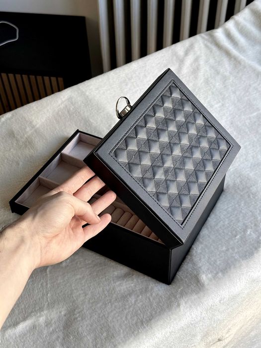 Kuferek Na Biżuterię Czarny Szkatułka Organizer Z Szufladami I Lustrem