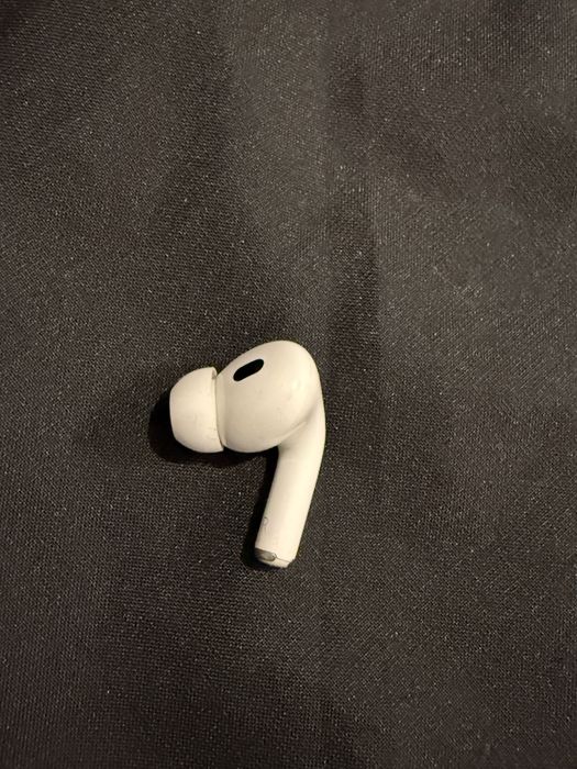 Продам навушник Apple AirPods Pro 2 правий без кейсу