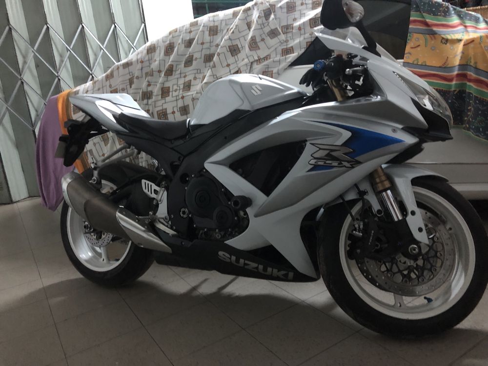Suzuki GSXR 600 K8