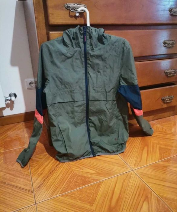 Casaco impermeável verde