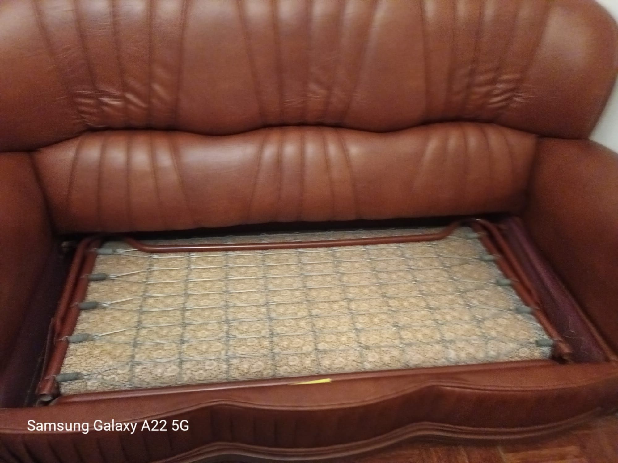 Sofá Cama 3 lugares + Sofá Poltrona em pele