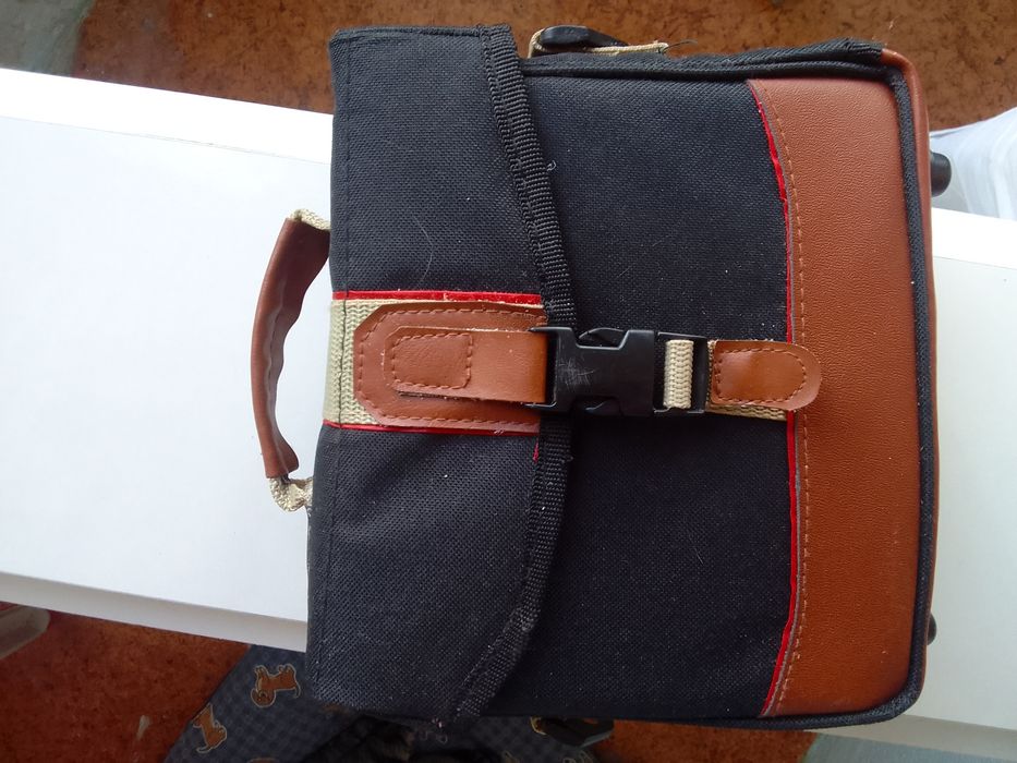 Máquina fotográfica olympia antiga