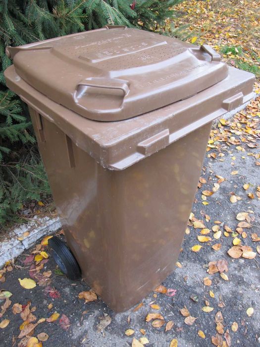 Używane pojemniki na odpady 120l na bioodpady kubeł kosz śmieci