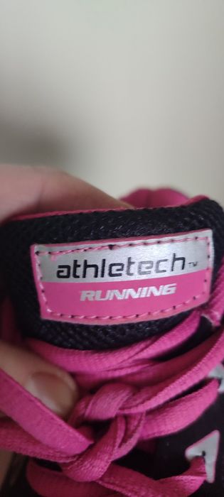 Кросівки жіночі  39 розмір