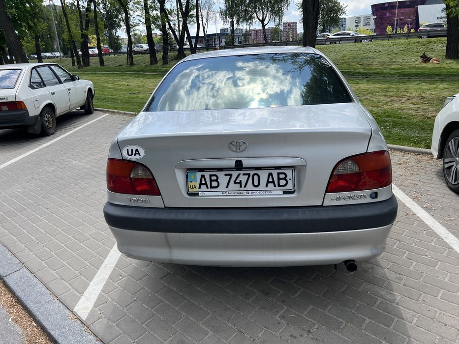 Toyota Avensis 1998 газ/бензин
