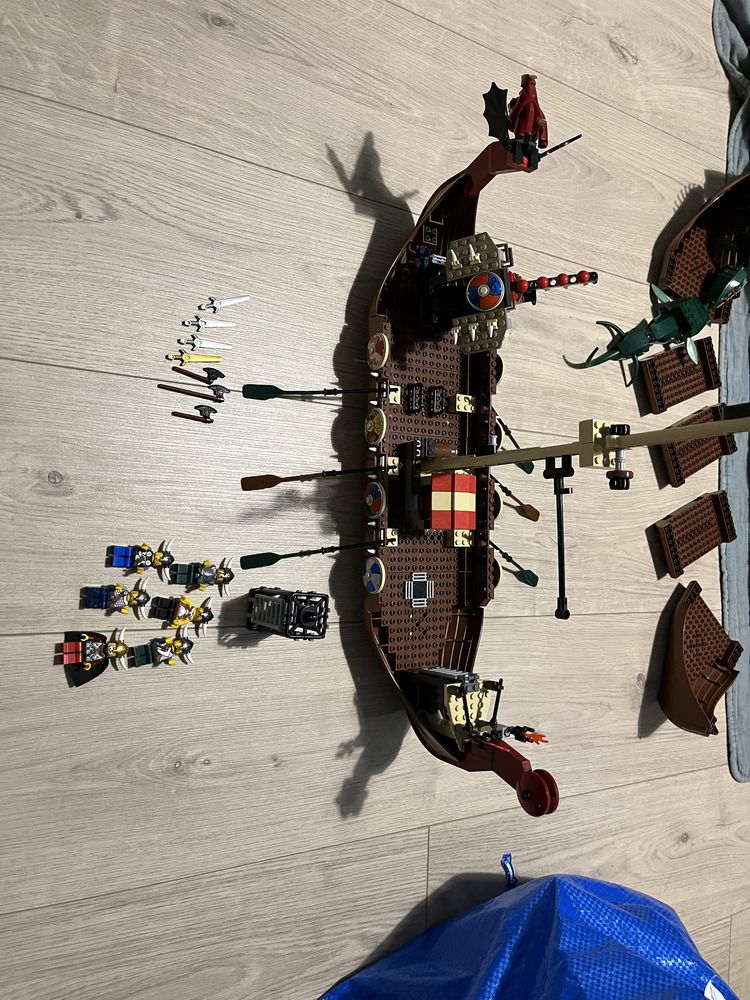 Lego 7018  + kadłub  7018 łódź wikingów