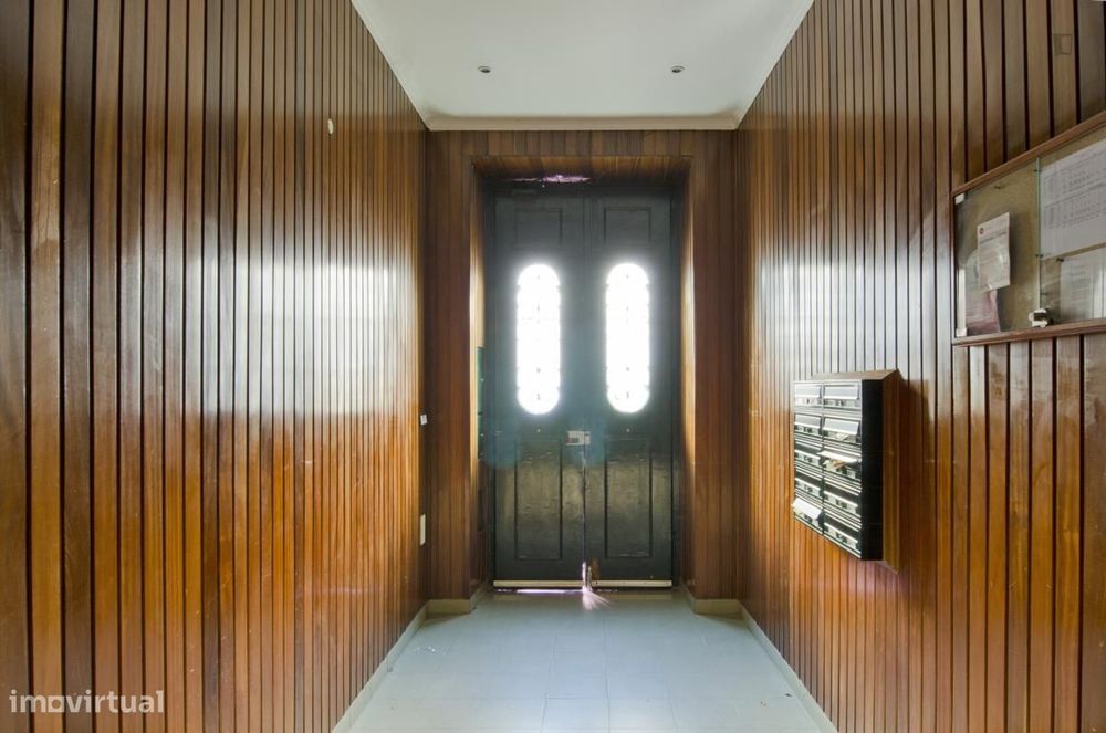 Quarto - localizado em Picoas Lisbon