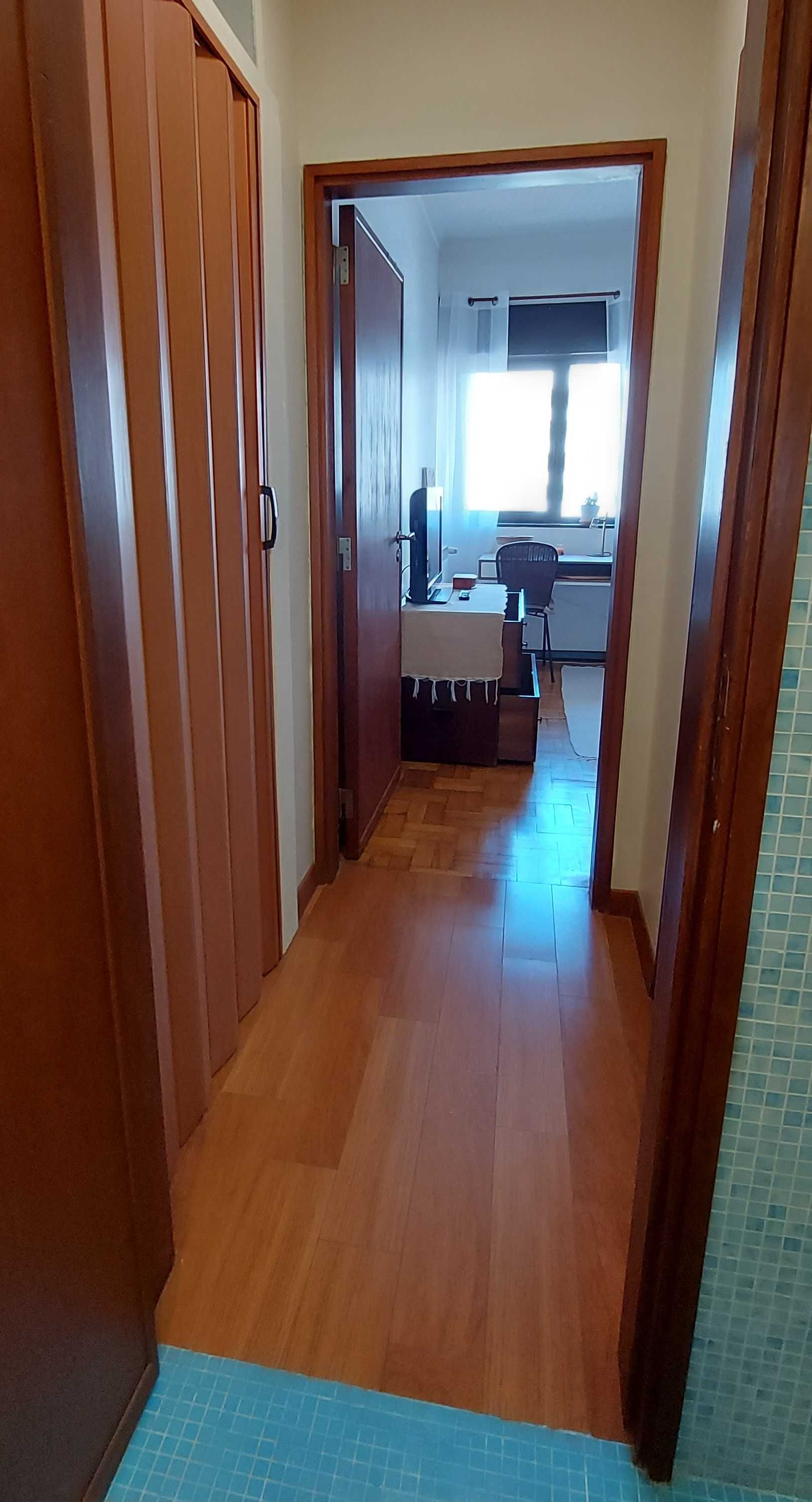 Quarto com casa de banho privativa