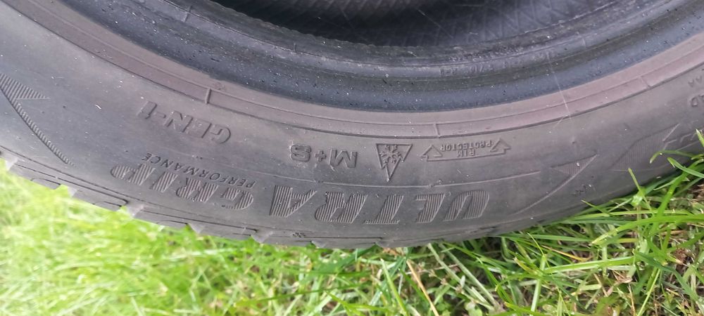 Opony zimowe Goodyear 225/50 R 17  7 mm
