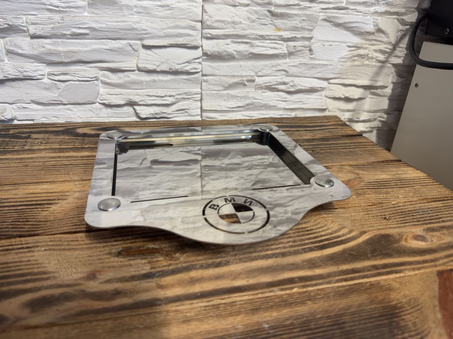 Ramka pod tablice rejestracyjna BMW