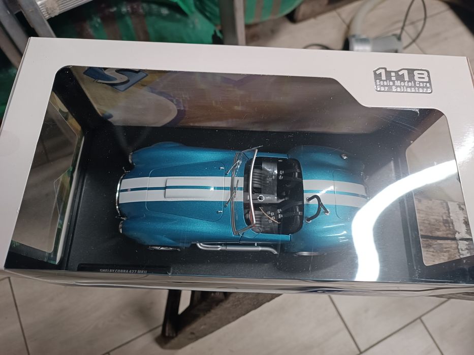 Model 1:18 Shelby Cobra