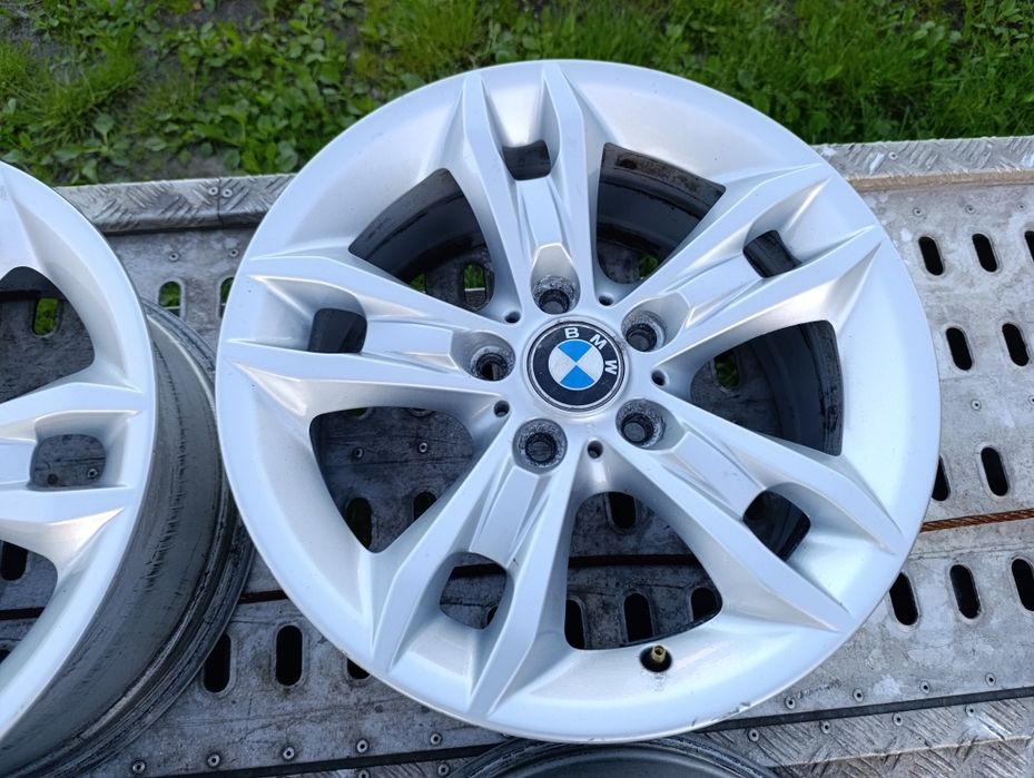 BMW X1 felgi aluminiowe 17 cali ładny stan z Niemiec