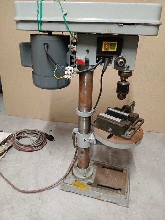 Furadora de coluna Pentron, modelo PP 450 / PC 450W