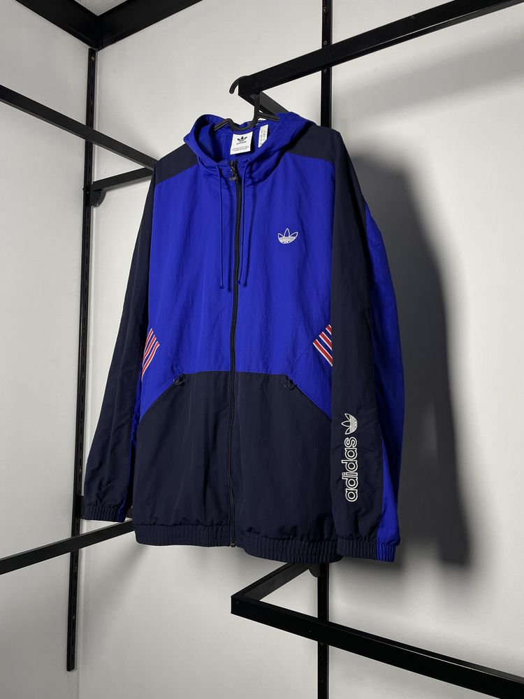 Куртка вітровка Adidas Розмір L як нова оригінал