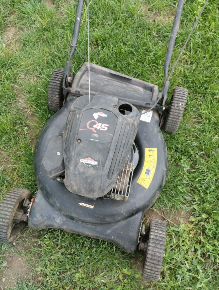 Sprzedam kosiarkę Briggs stan 450 series