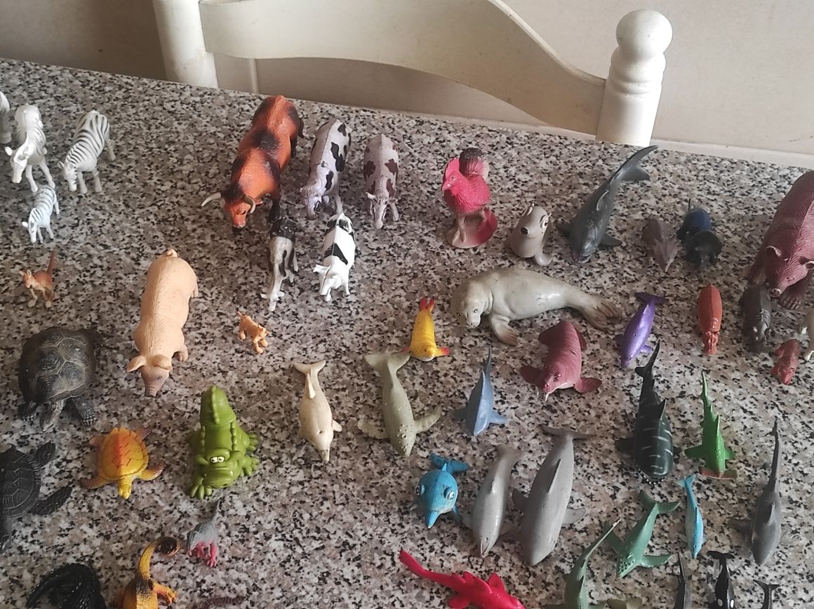 Miniaturas de animais selvagens e do Mar