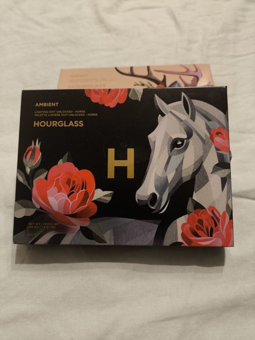 Hourglass paleta koń 2025