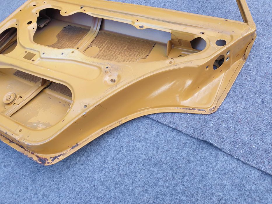 Fiat 125p    Drzwi tylne    prawe FSO tył stary typ