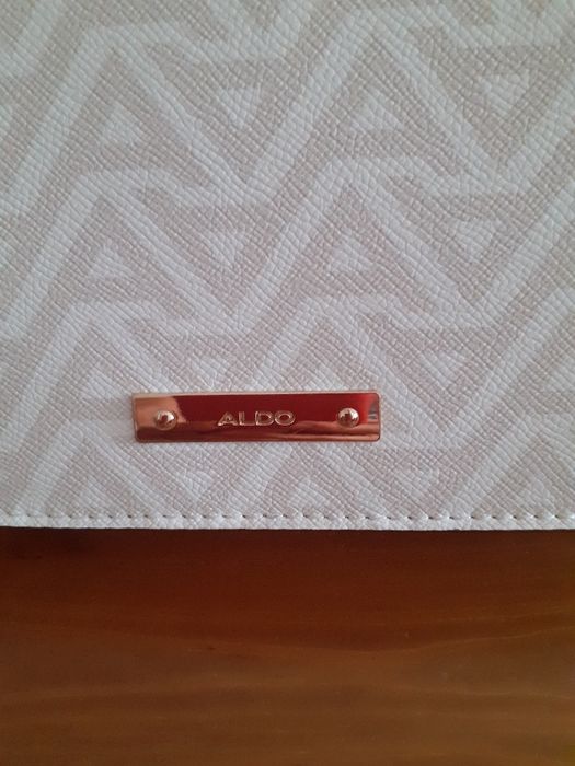 Mala beje Clarinho à tiracolo ( Aldo ) C/ Nova