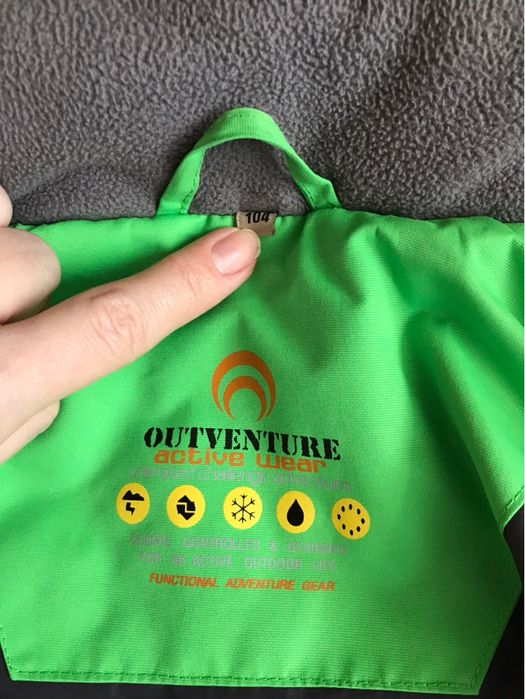 Демисезонная куртка фирмы Outvrnture 104 р.