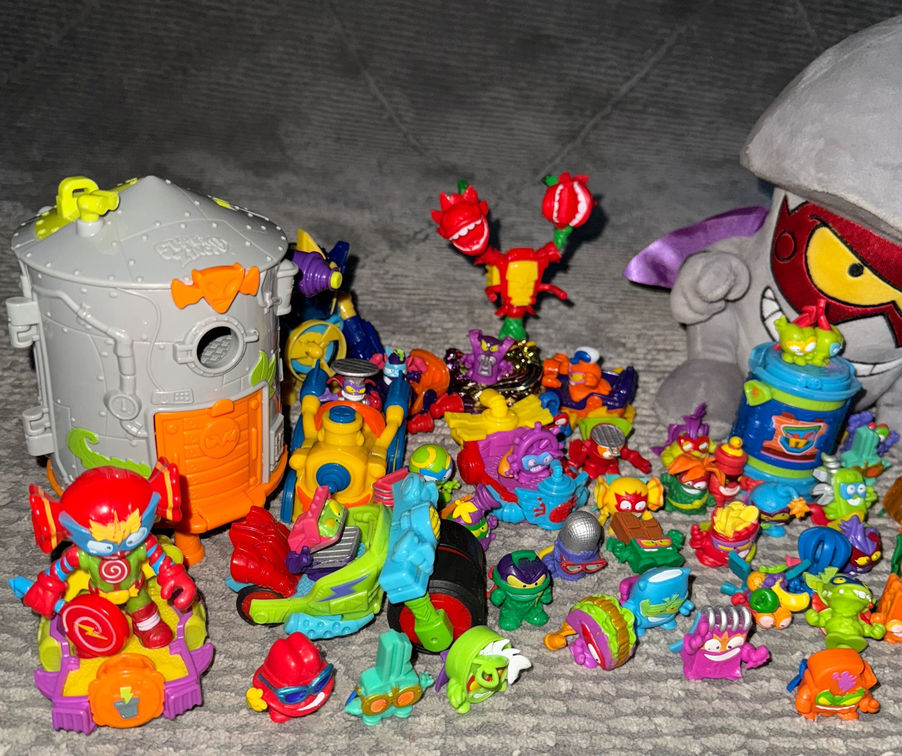 Zestaw Super Zings Things Maskotka 50figurek Rakieta Pojazd Tuba