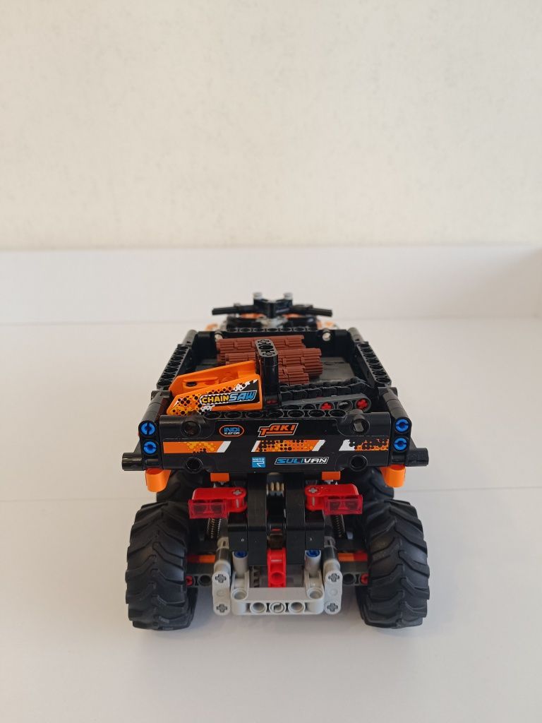 LEGO Technic Всюдихід (42139) Повний комплект