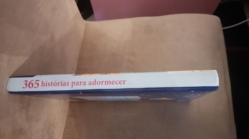 Livro infantil 365 histórias para adormecer