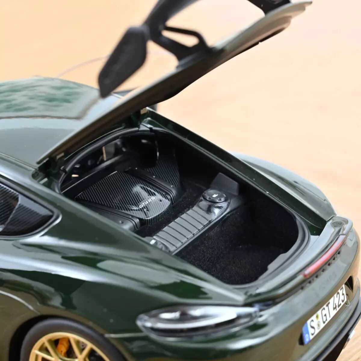 Porsche Cayman GT4 RS w/Weissach Pack 2023 Brewster Green Norev 1:18