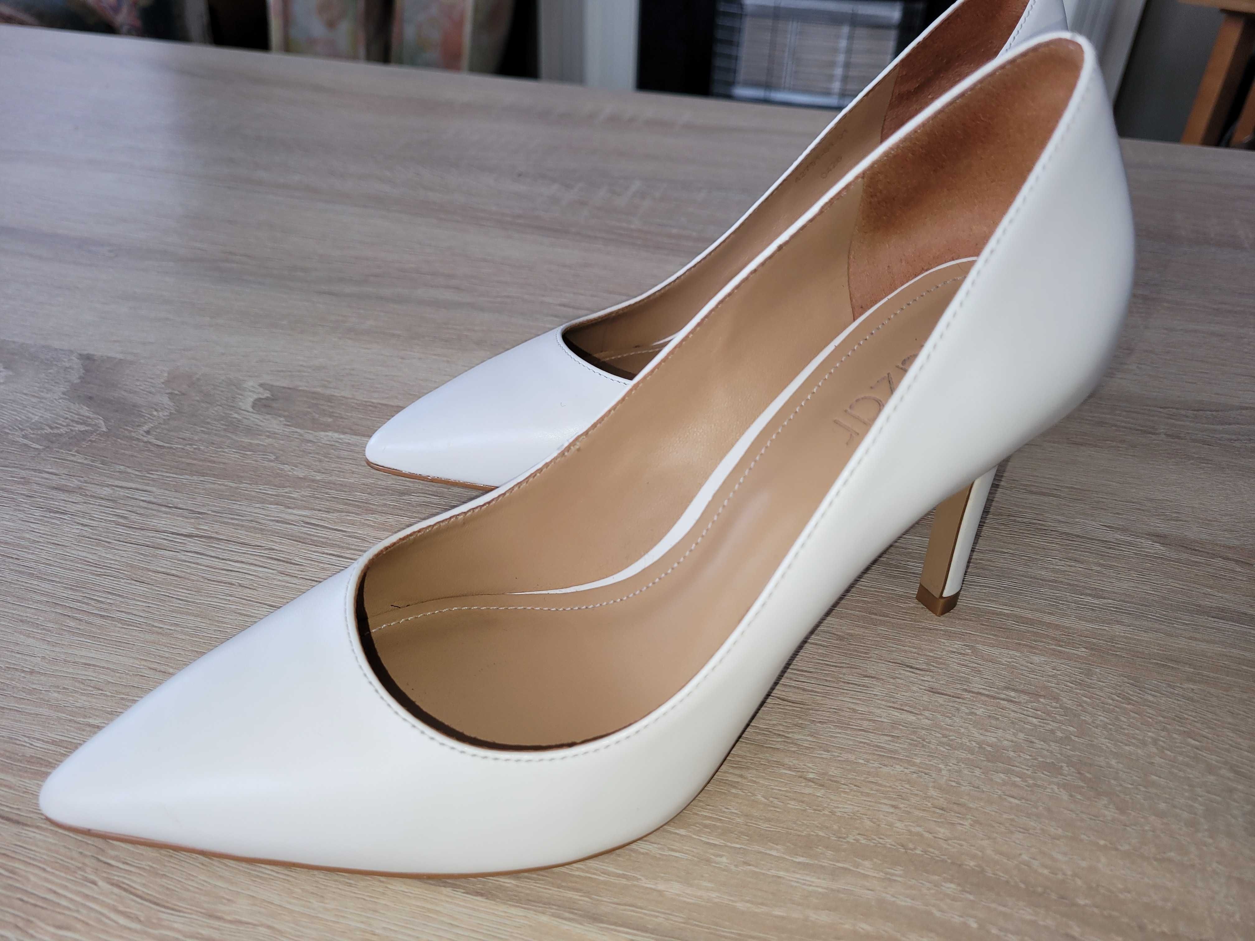 Buty na obcasie Kazar