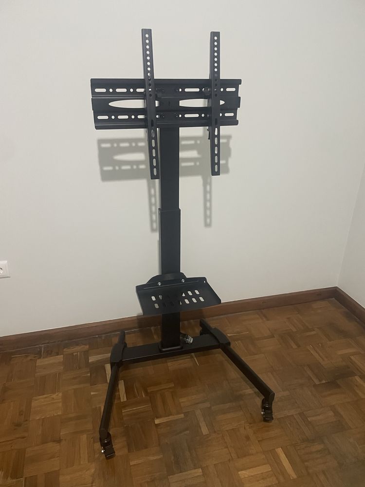 Movel / suporte de tv com rodas