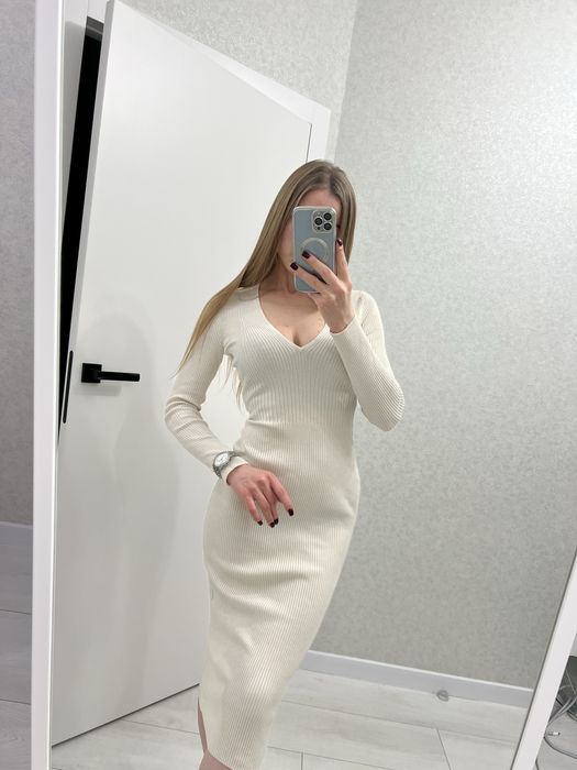 Сукня довга тепла h/m плаття молочного кольору