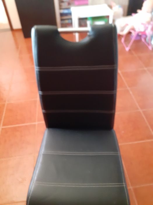 Cadeiras em pele Sintética