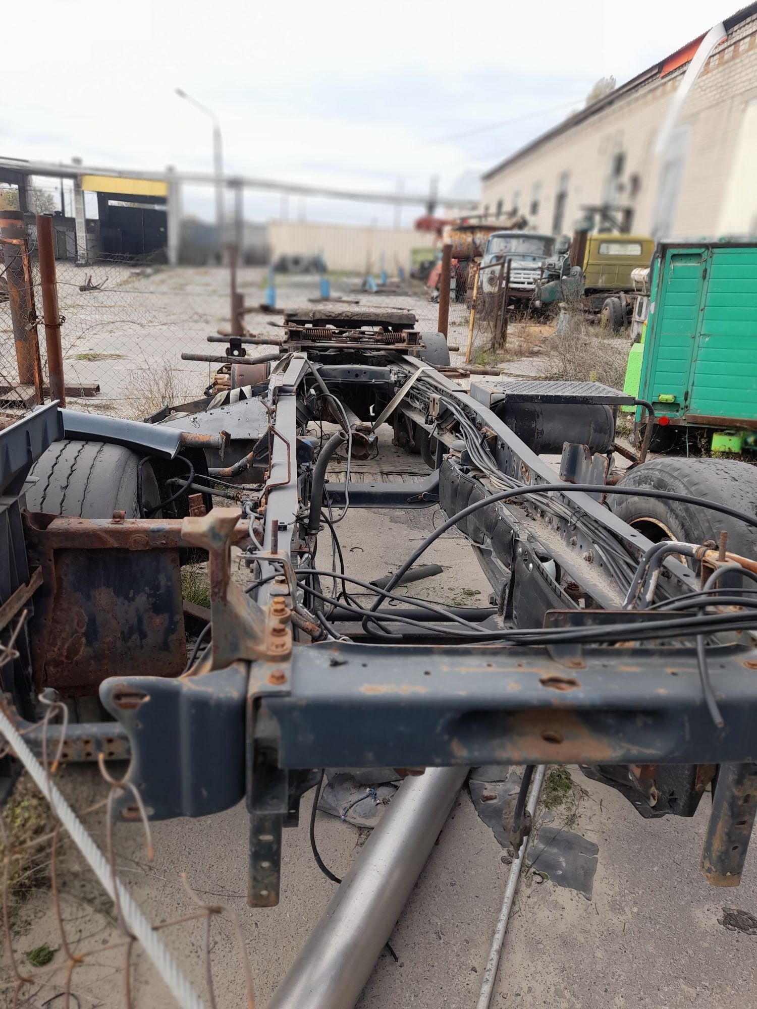 Man 19.403. Рама , задній міст, передня балка, сідло.