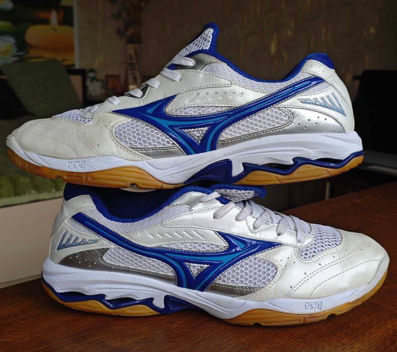 Mizuno Wave Indoor Handball/Volleyball/Tennis Trainers 45 размер 29 см