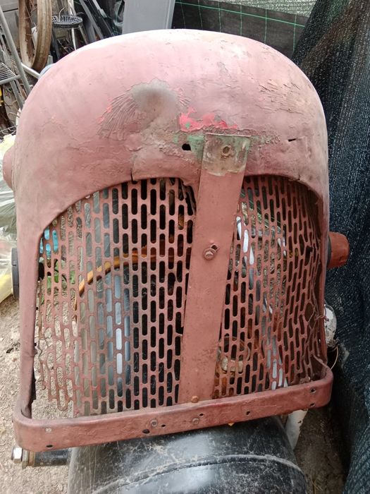 Maska ciągnika C328