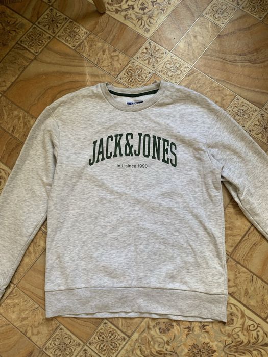 Світшо  jack jones