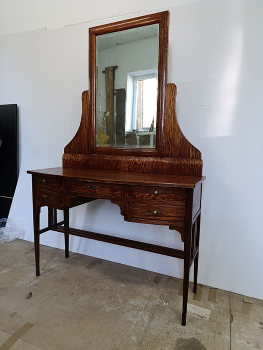 Odnowiona Zabytkowa toaletka z ruchomym lustrem