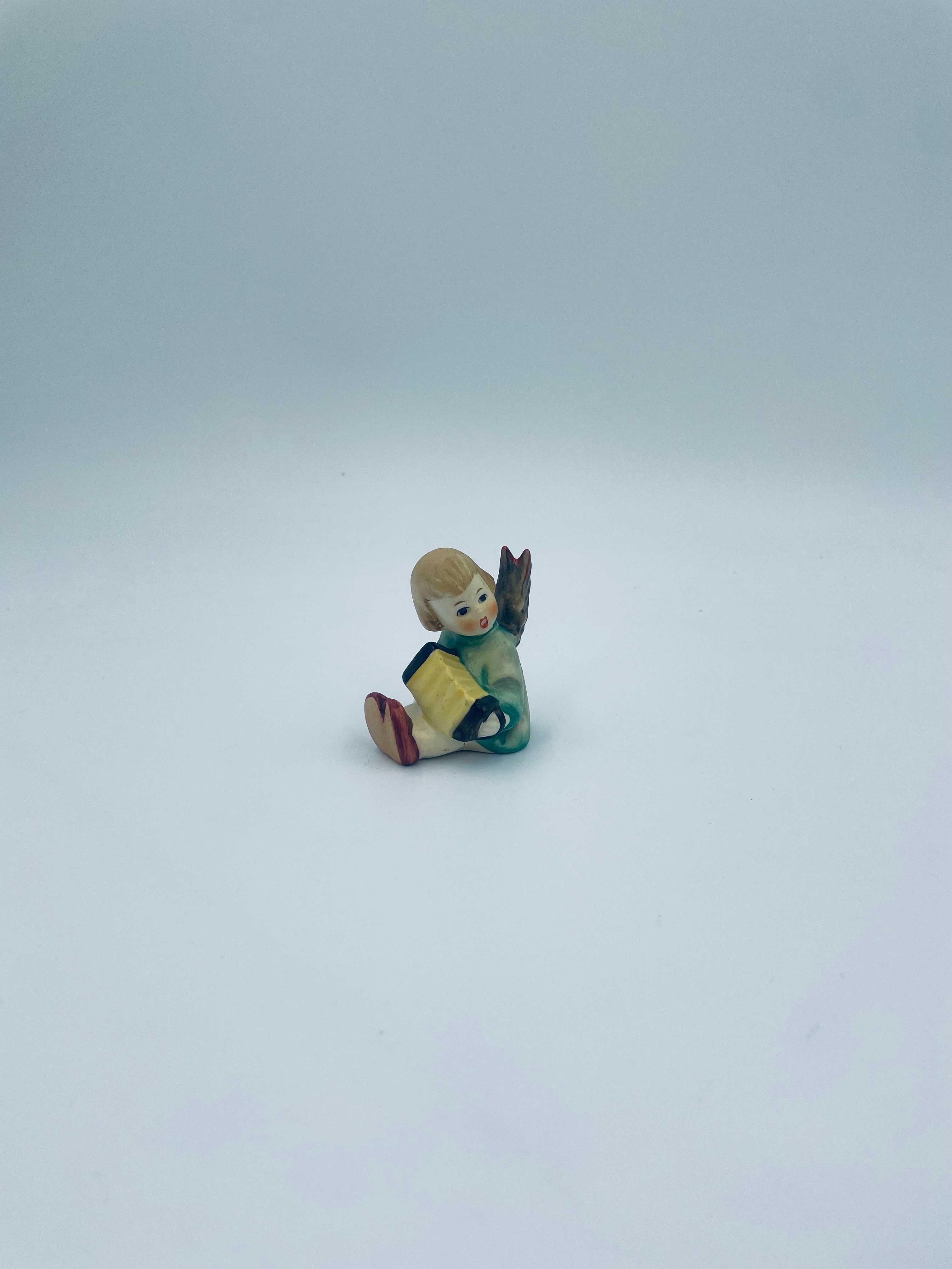 Świecznik z aniołem Goebel Hummel w latach 50-tych