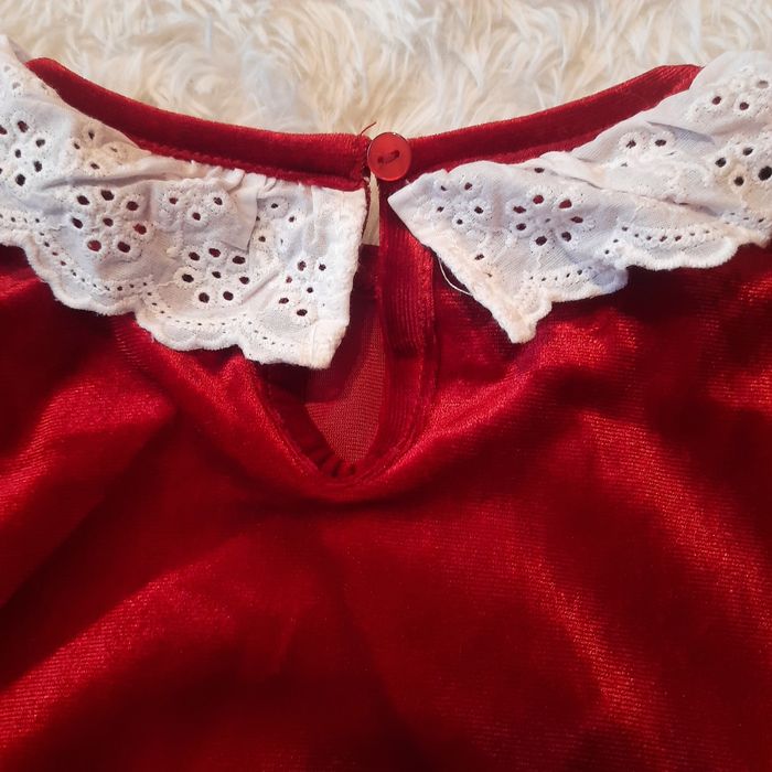 Świąteczna czerwona sukienka dla dziewczynki Sinsay 128cm