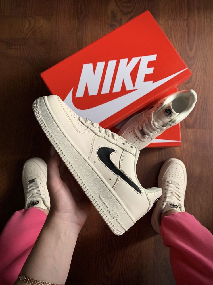 Кросівки Жіночі Nike Air Force 1 Low Cream & Black