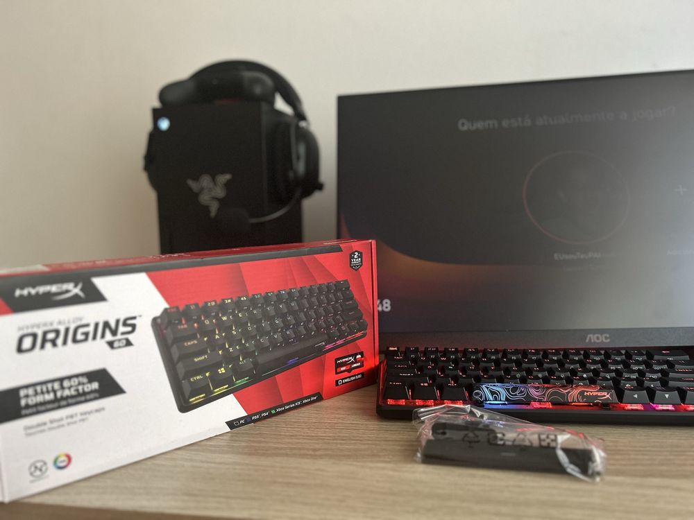 Teclado HyperX 60% GAMING RGB