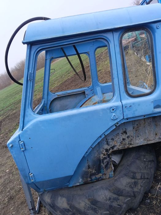 Продам трактор МТЗ-82 по запчастинах